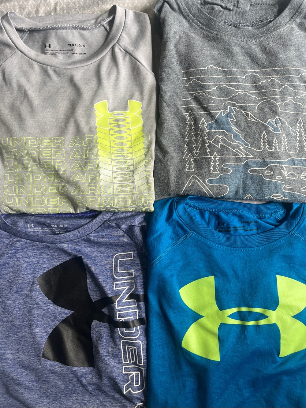 Under Armour T-shirt kids large lot